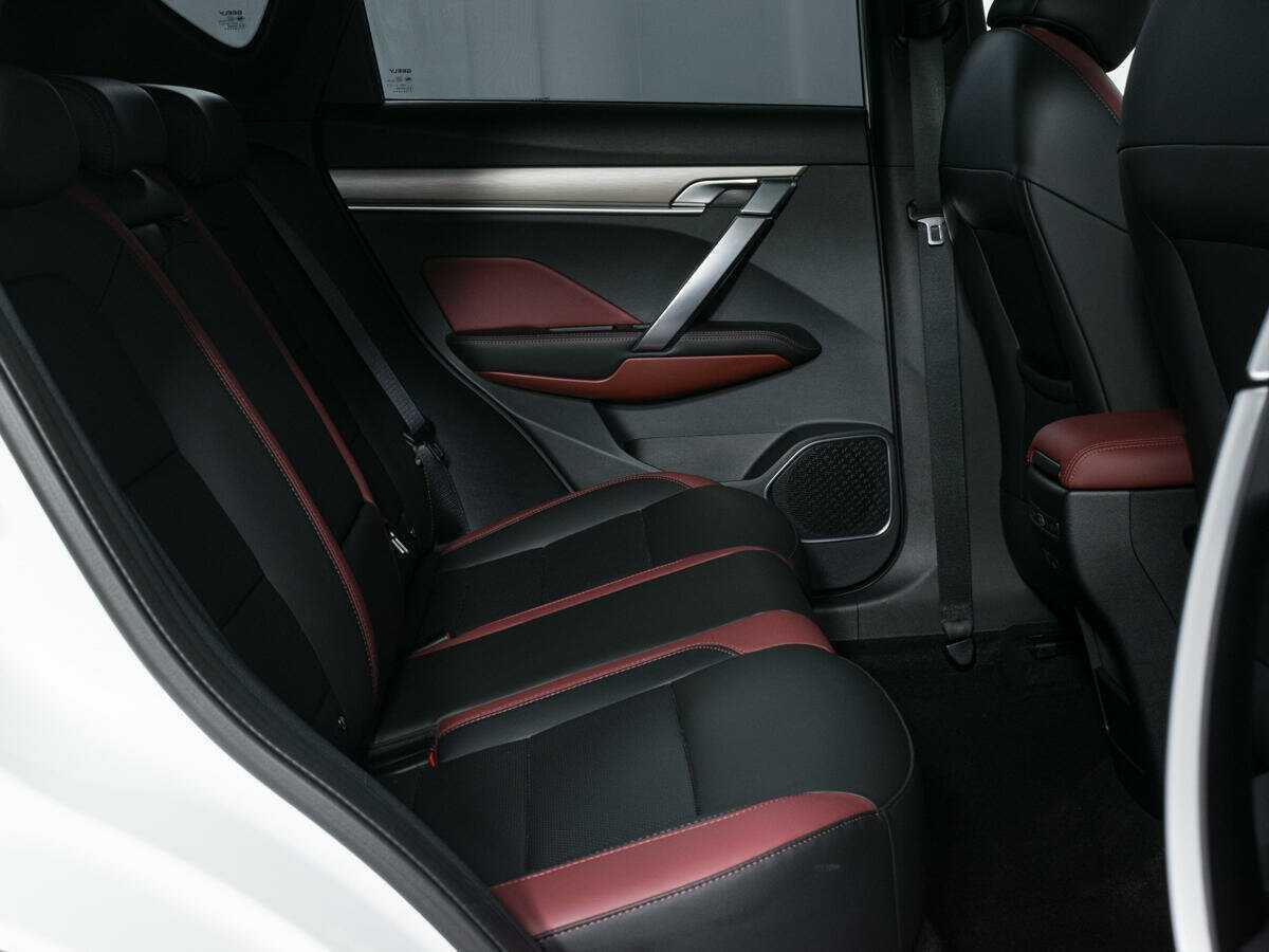 Купить Geely Coolray с пробегом. Фото: #11