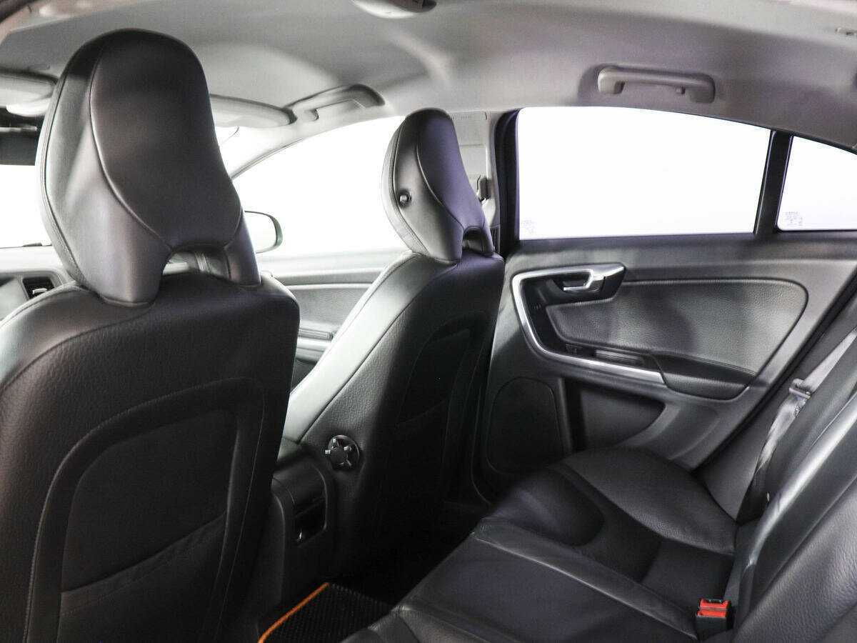 Купить Volvo S60 с пробегом. Фото: #11