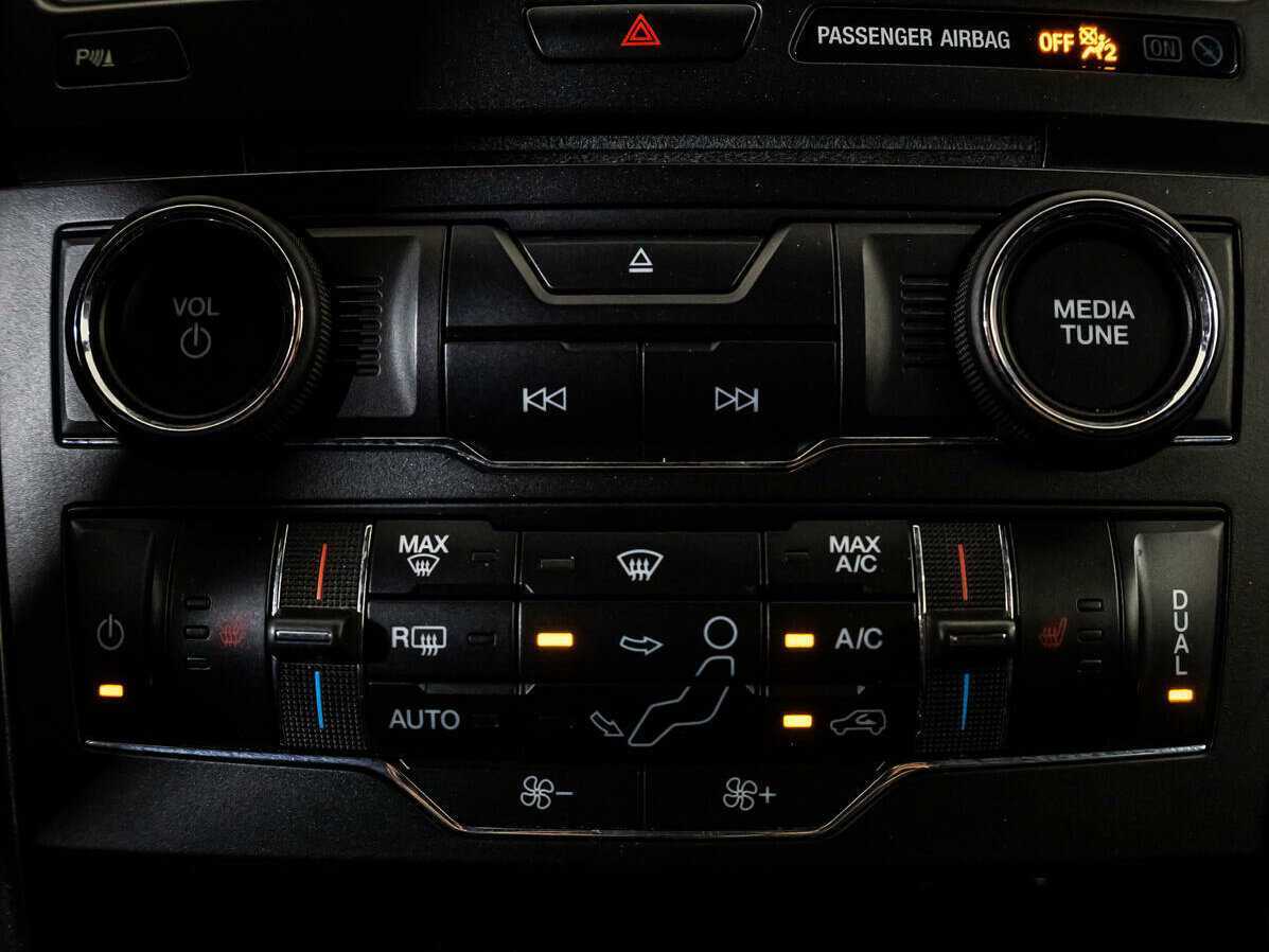 Купить Ford Explorer с пробегом. Фото: #10