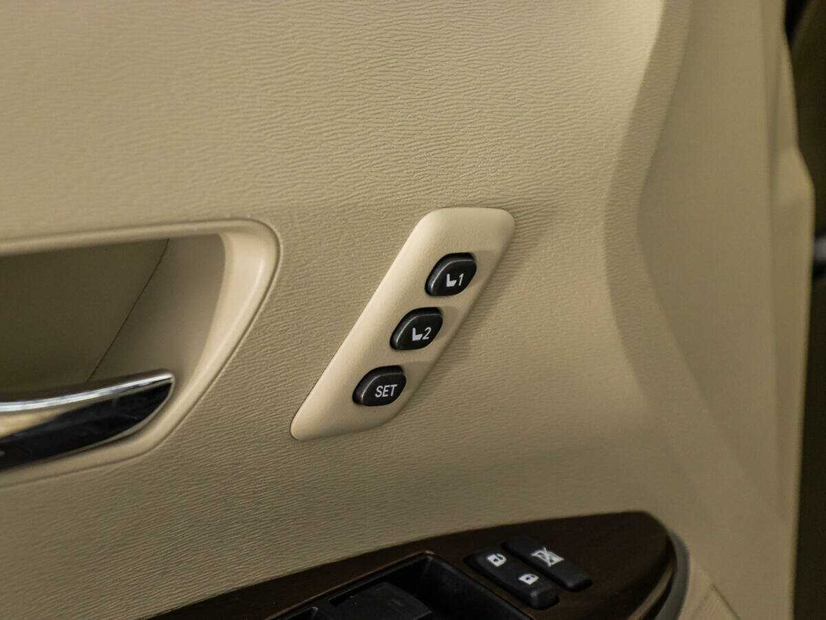 Купить Toyota Venza с пробегом. Фото: #18