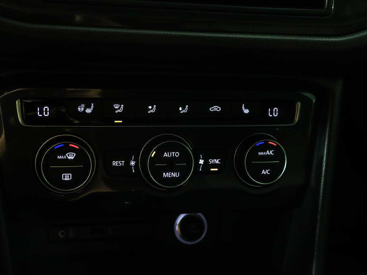 Купить Volkswagen Tiguan с пробегом. Фото: #14