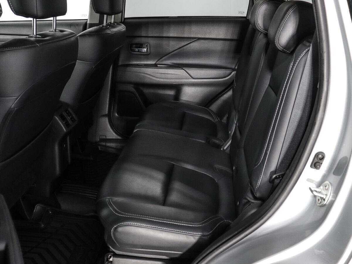 Купить Mitsubishi Outlander с пробегом. Фото: #7