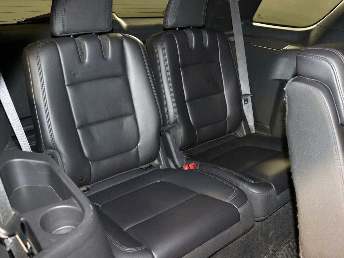Купить Ford Explorer с пробегом. Фото: #15