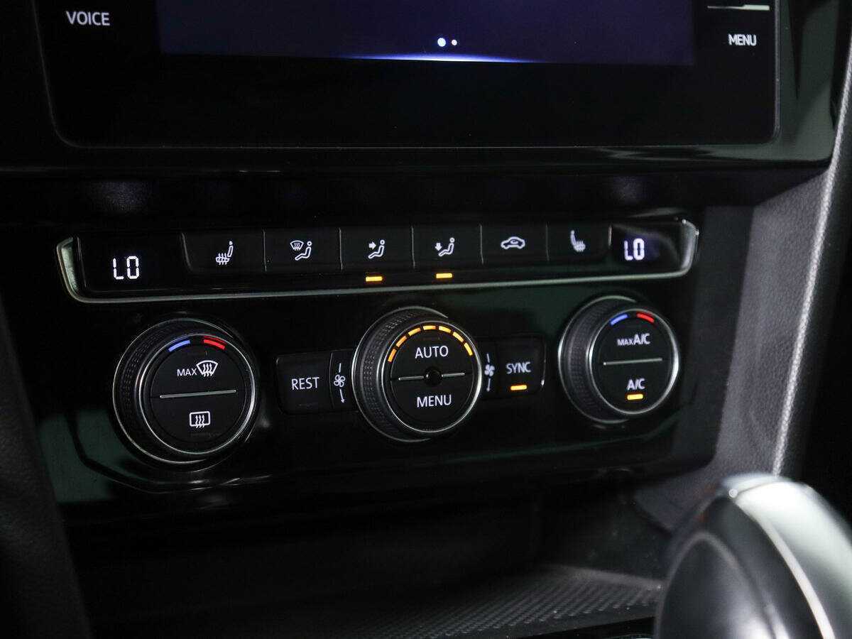 Купить Volkswagen Passat с пробегом. Фото: #16