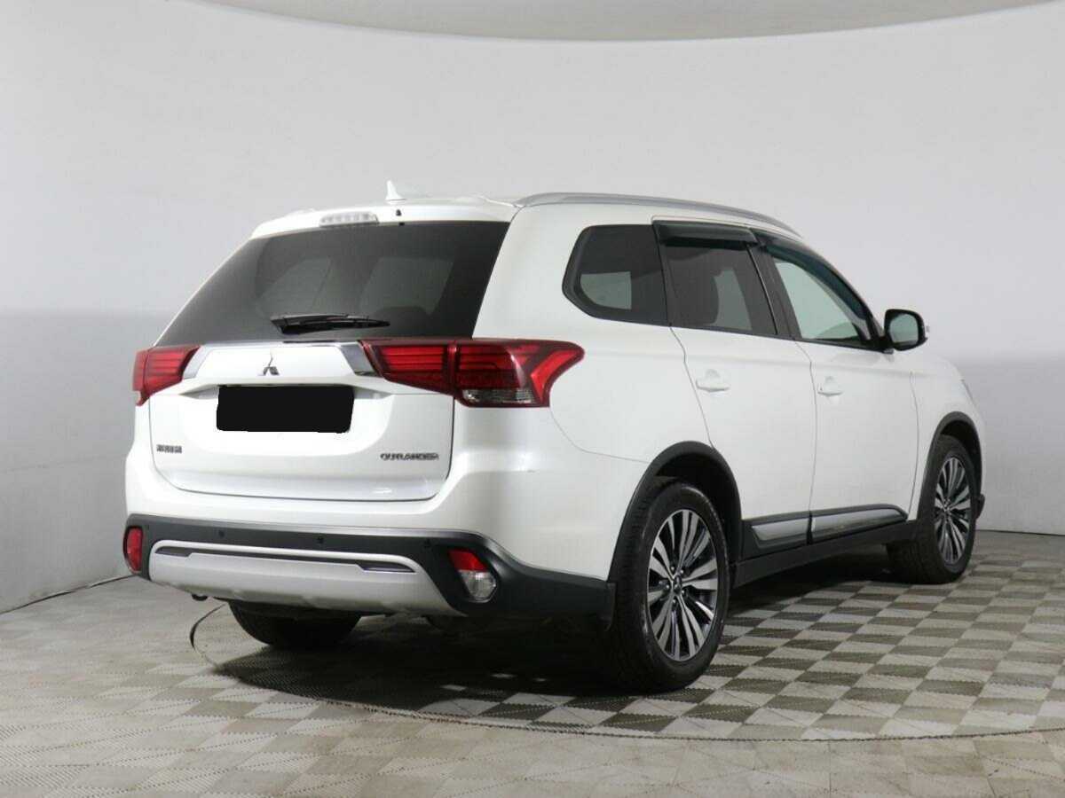 Купить Mitsubishi Outlander с пробегом. Фото: #4