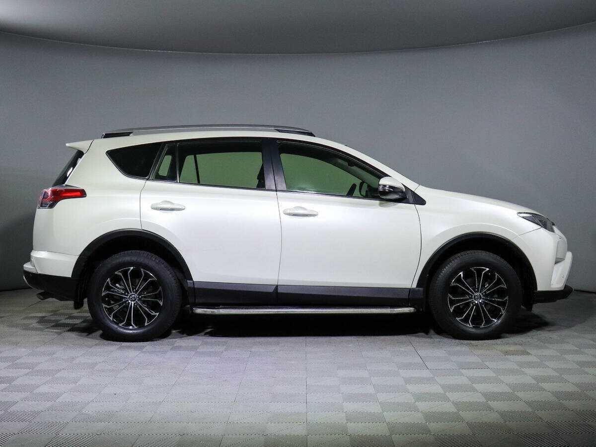 Купить Toyota RAV4 с пробегом. Фото: #3