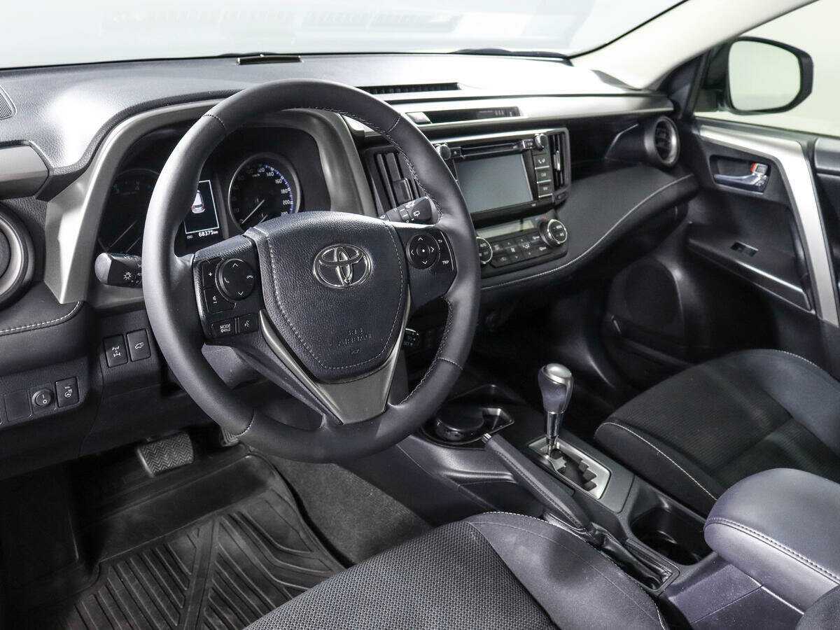 Купить Toyota RAV4 с пробегом. Фото: #13