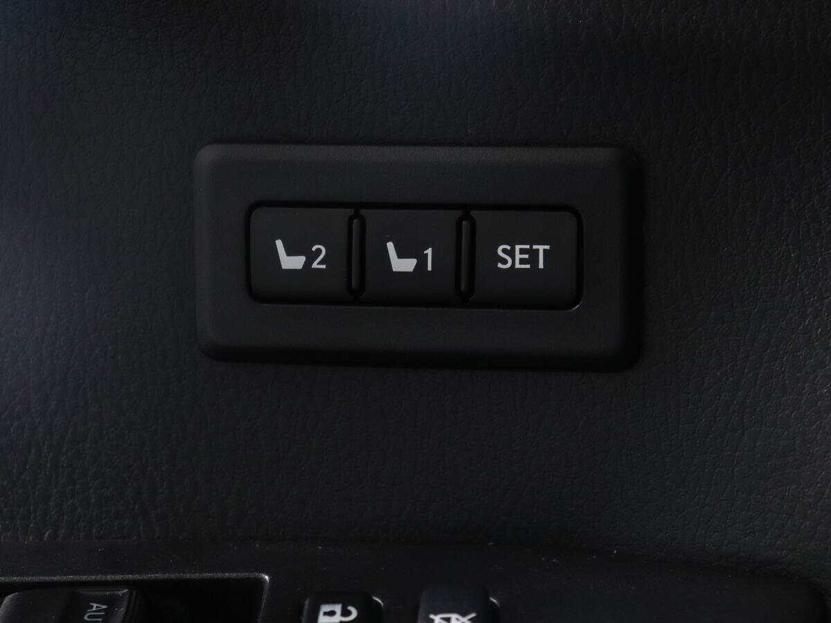 Купить Toyota RAV4 с пробегом. Фото: #12