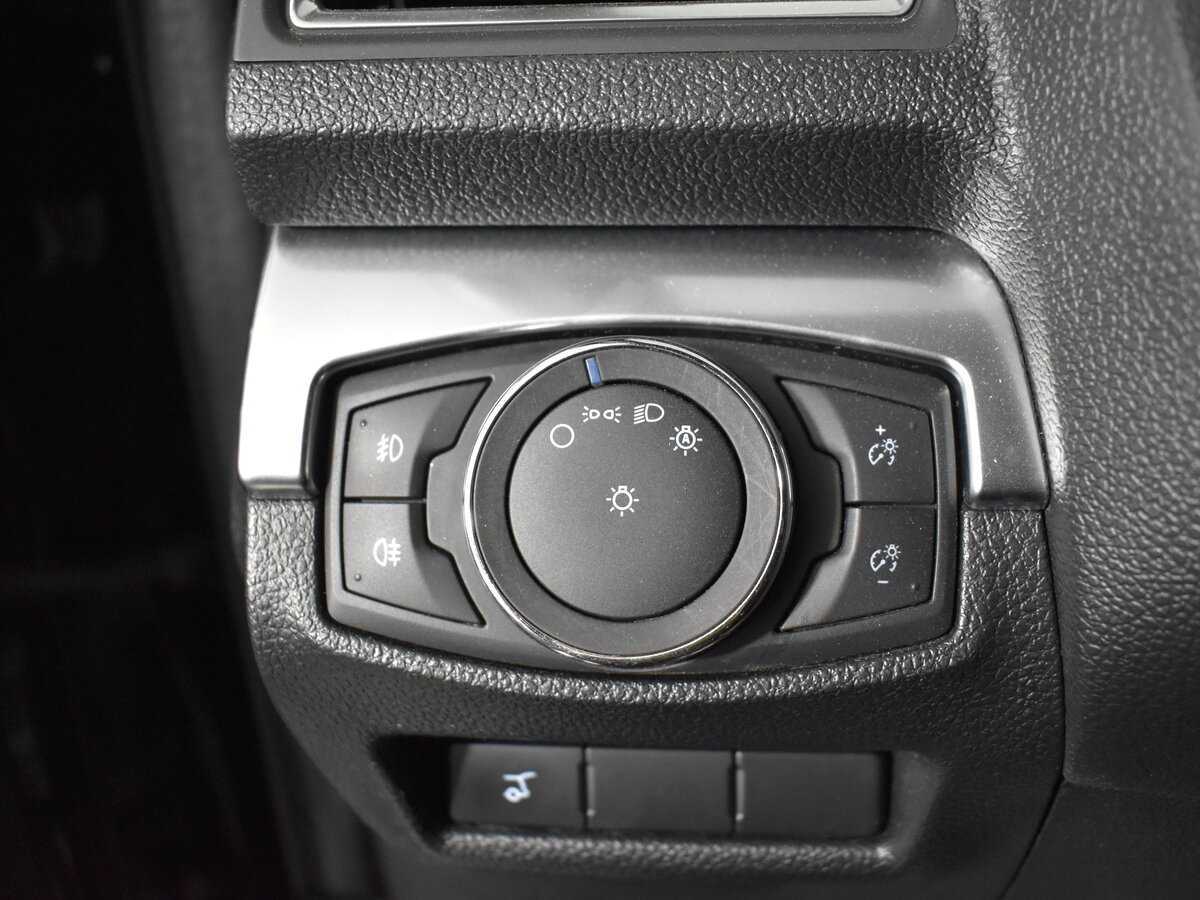 Купить Ford Explorer с пробегом. Фото: #19
