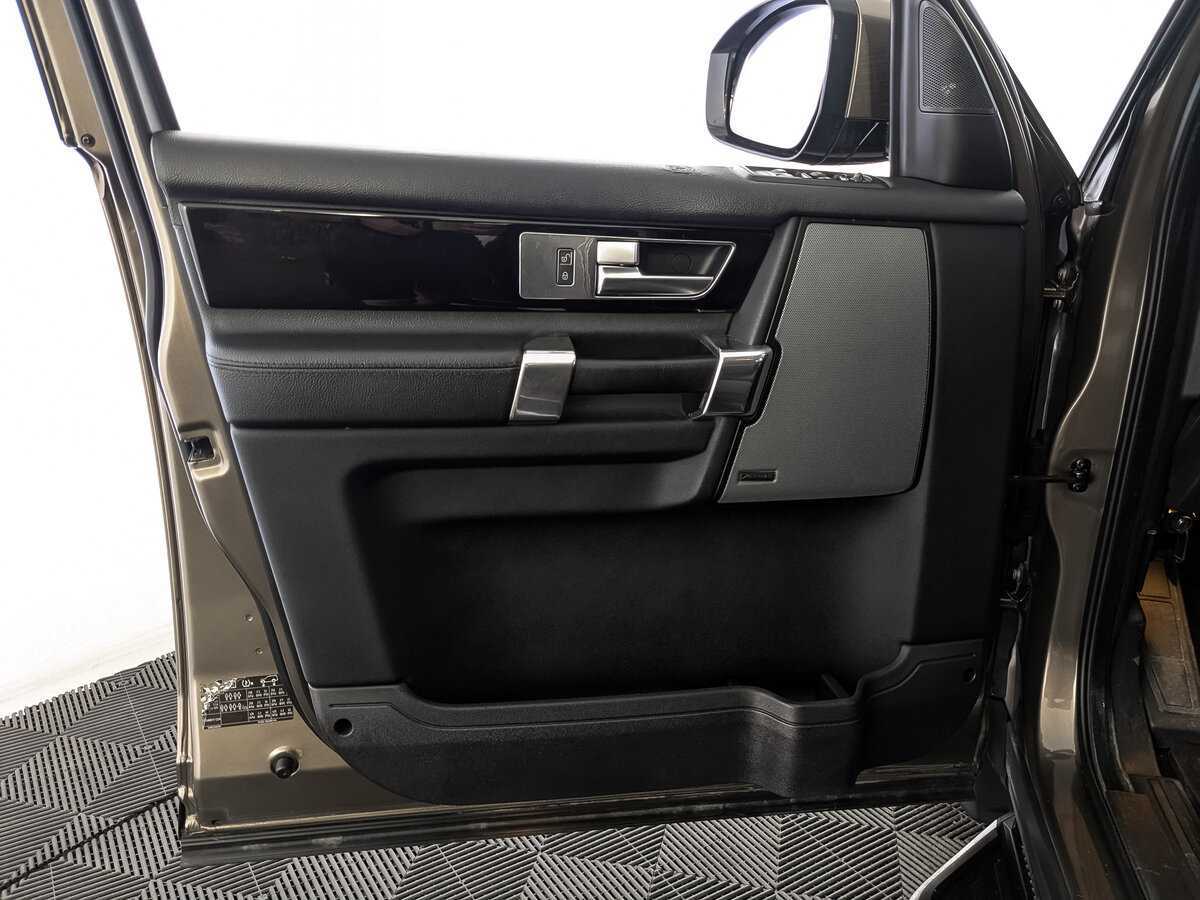 Купить Land Rover Discovery с пробегом. Фото: #14