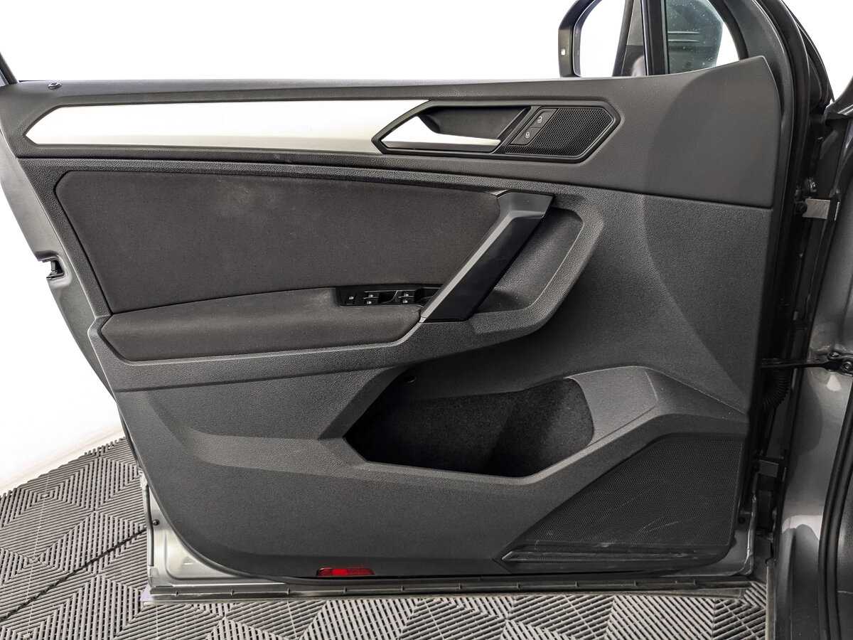Купить Volkswagen Tiguan с пробегом. Фото: #14