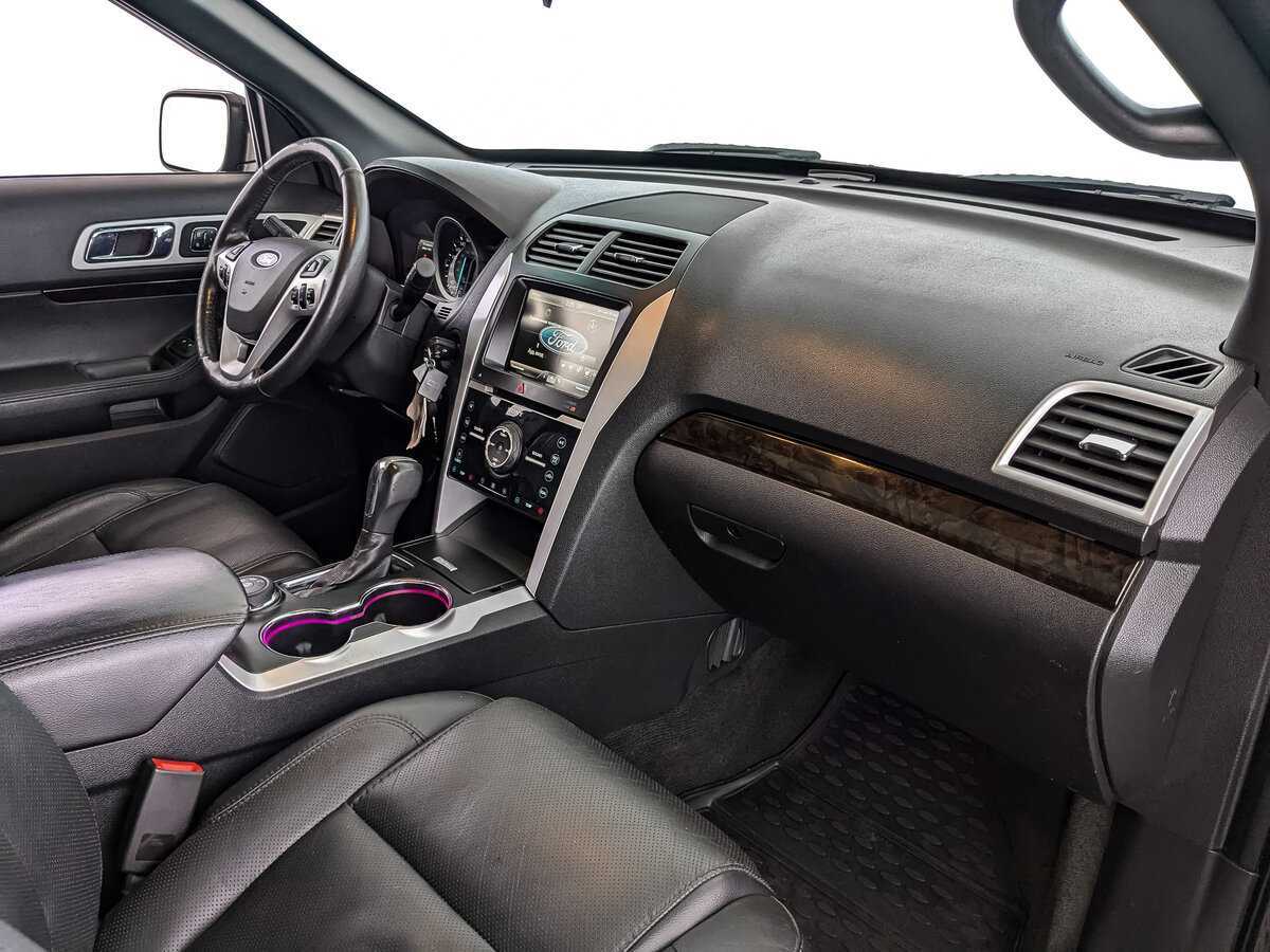 Купить Ford Explorer с пробегом. Фото: #8