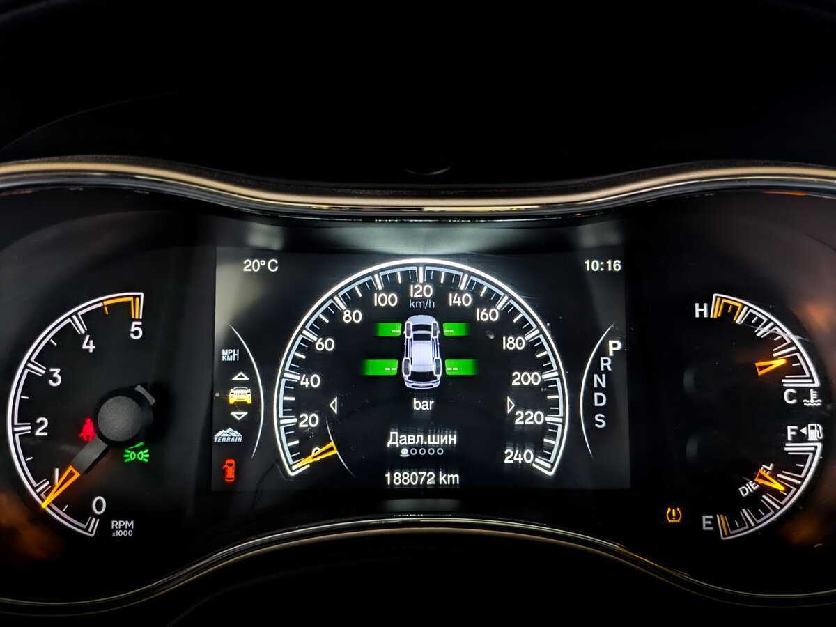 Купить Jeep Grand Cherokee с пробегом. Фото: #10