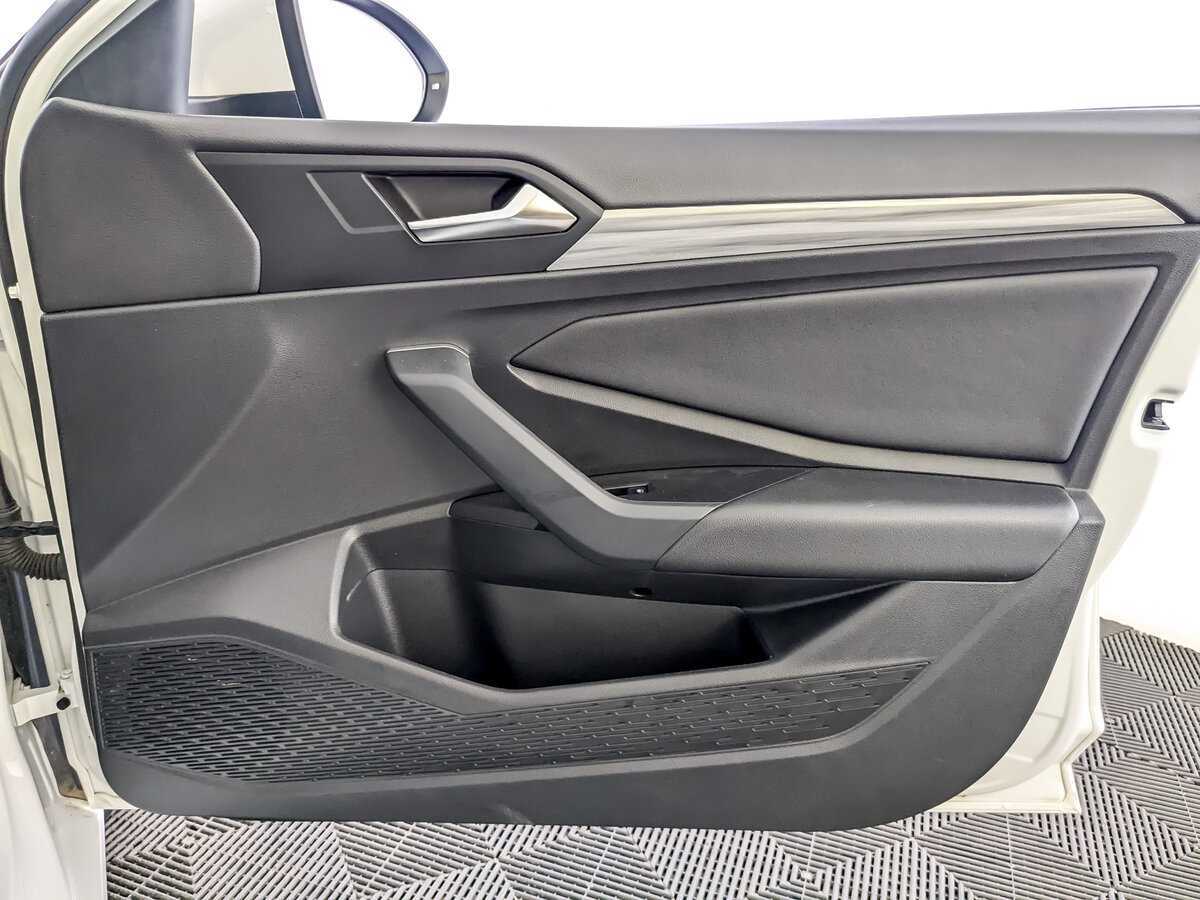 Купить Volkswagen Jetta с пробегом. Фото: #19