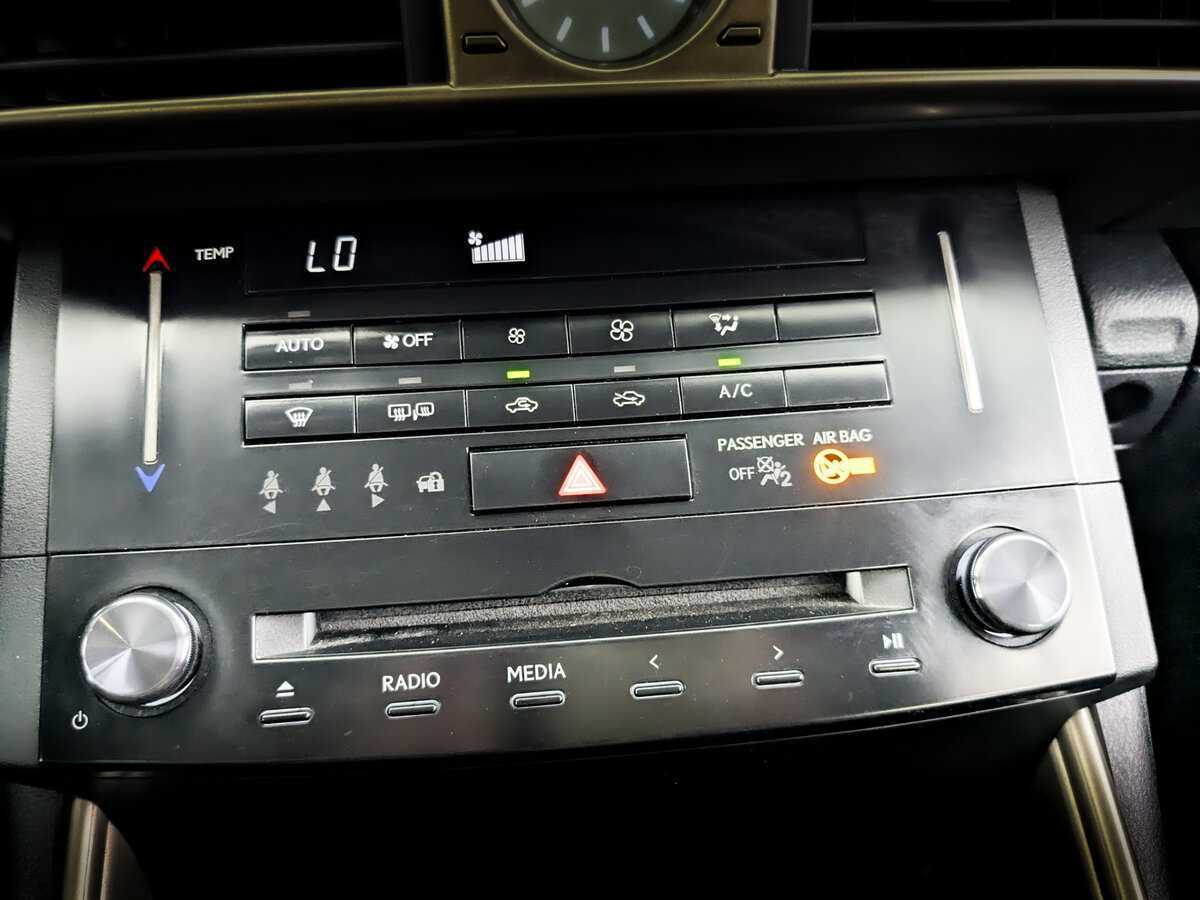 Купить Lexus IS с пробегом. Фото: #22