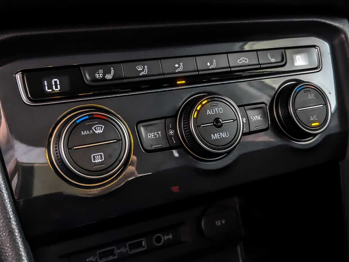 Купить Volkswagen Tiguan с пробегом. Фото: #20