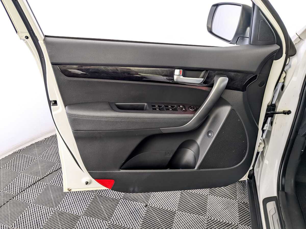 Купить Kia Sorento с пробегом. Фото: #14