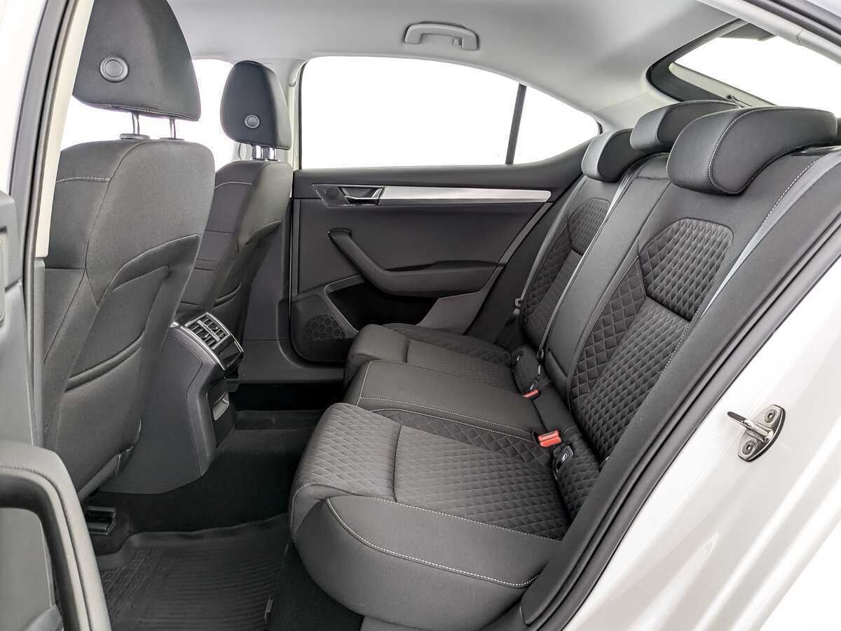 Купить Skoda Superb с пробегом. Фото: #9