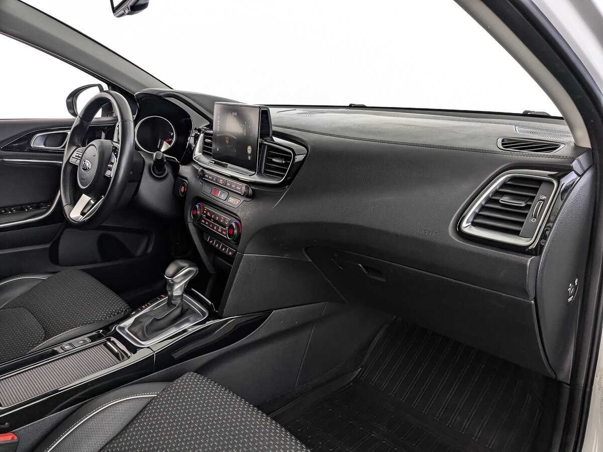Купить Kia Ceed с пробегом. Фото: #8