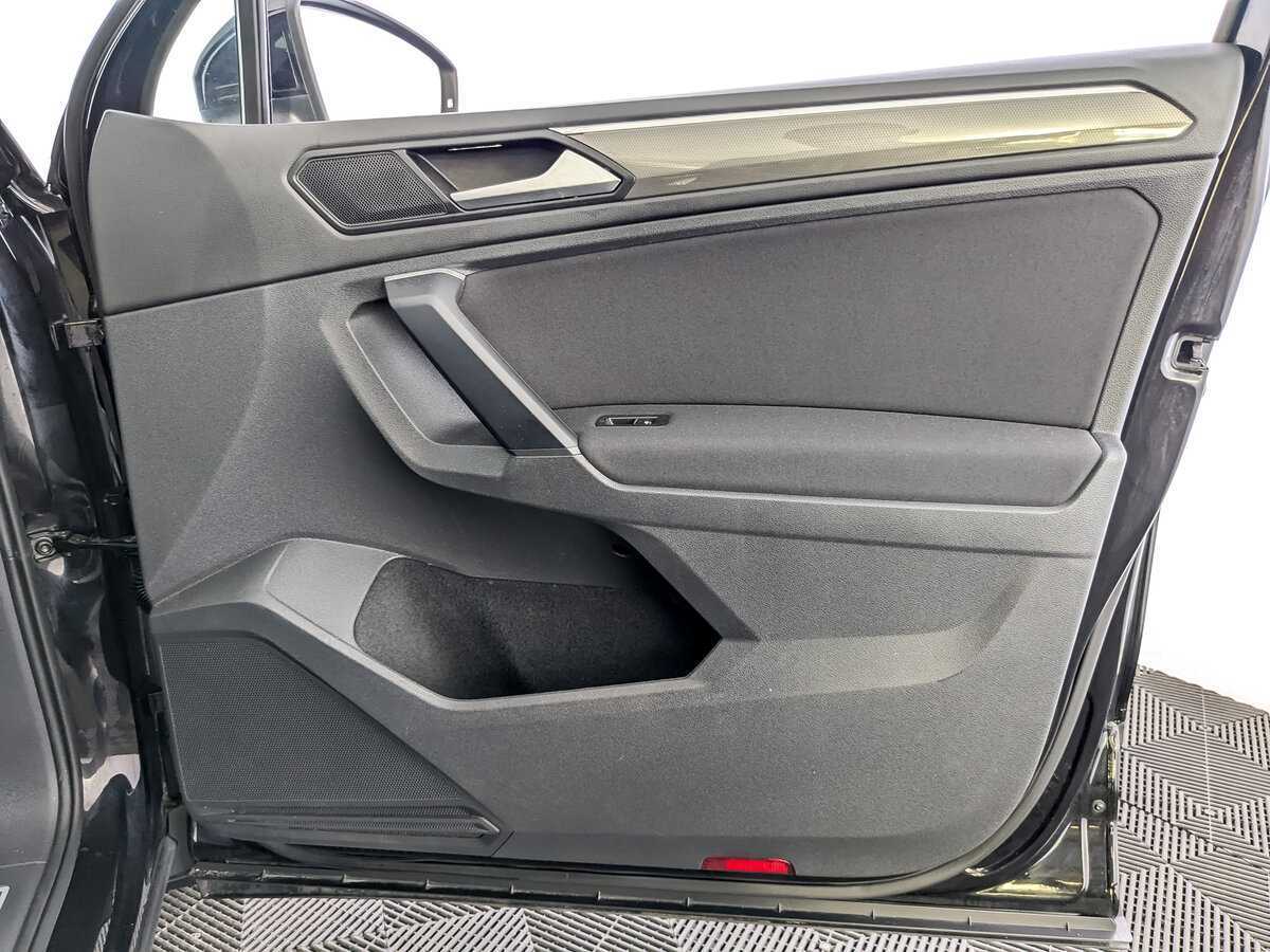 Купить Volkswagen Tiguan с пробегом. Фото: #19