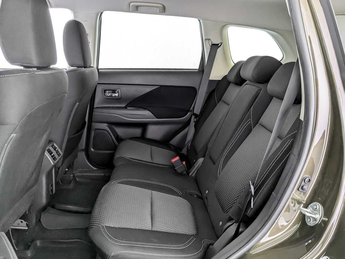 Купить Mitsubishi Outlander с пробегом. Фото: #9