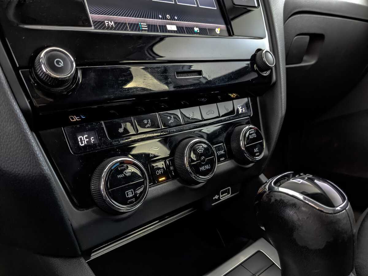 Купить Skoda Octavia с пробегом. Фото: #16
