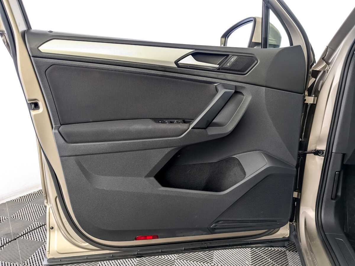 Купить Volkswagen Tiguan с пробегом. Фото: #14