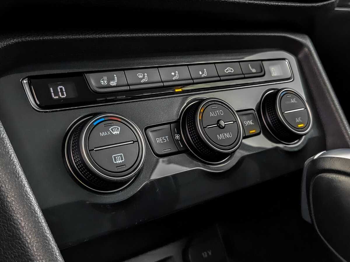 Купить Volkswagen Tiguan с пробегом. Фото: #22