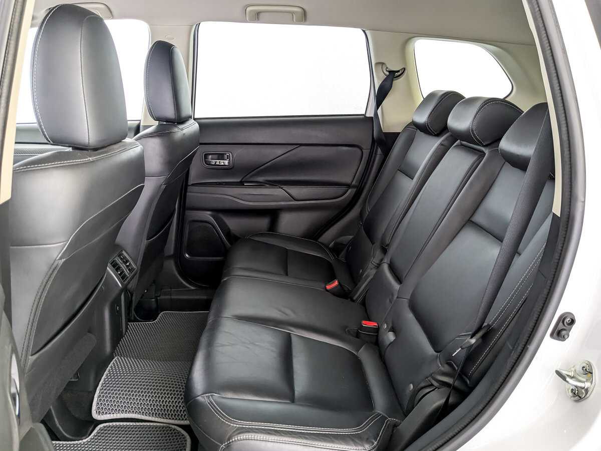 Купить Mitsubishi Outlander с пробегом. Фото: #9