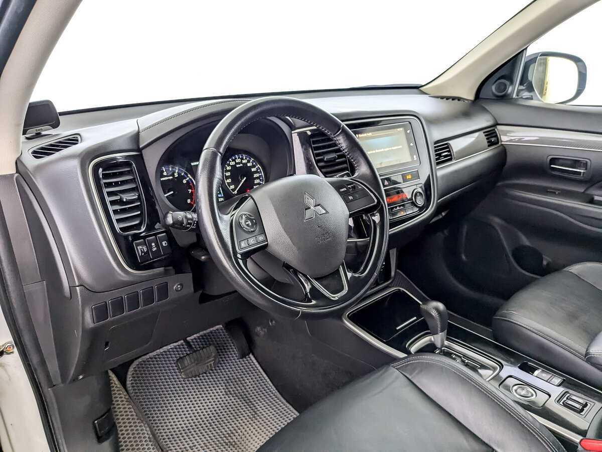 Купить Mitsubishi Outlander с пробегом. Фото: #13
