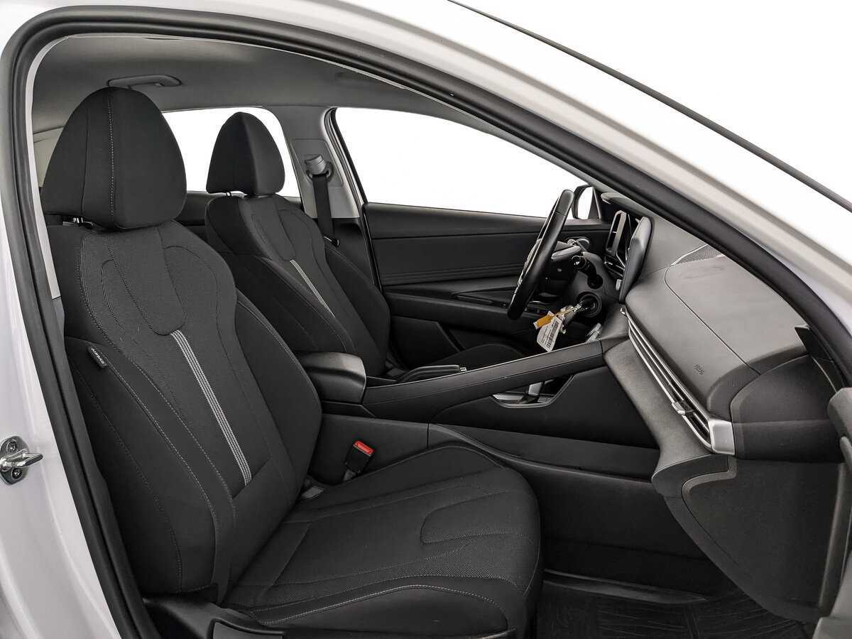 Купить Hyundai Elantra с пробегом. Фото: #19