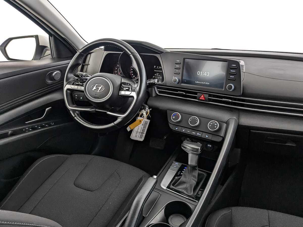 Купить Hyundai Elantra с пробегом. Фото: #22