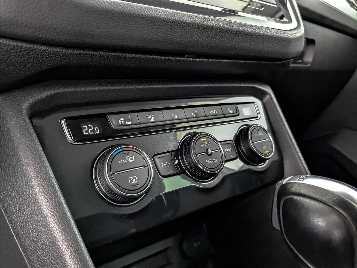 Купить Volkswagen Tiguan с пробегом. Фото: #21