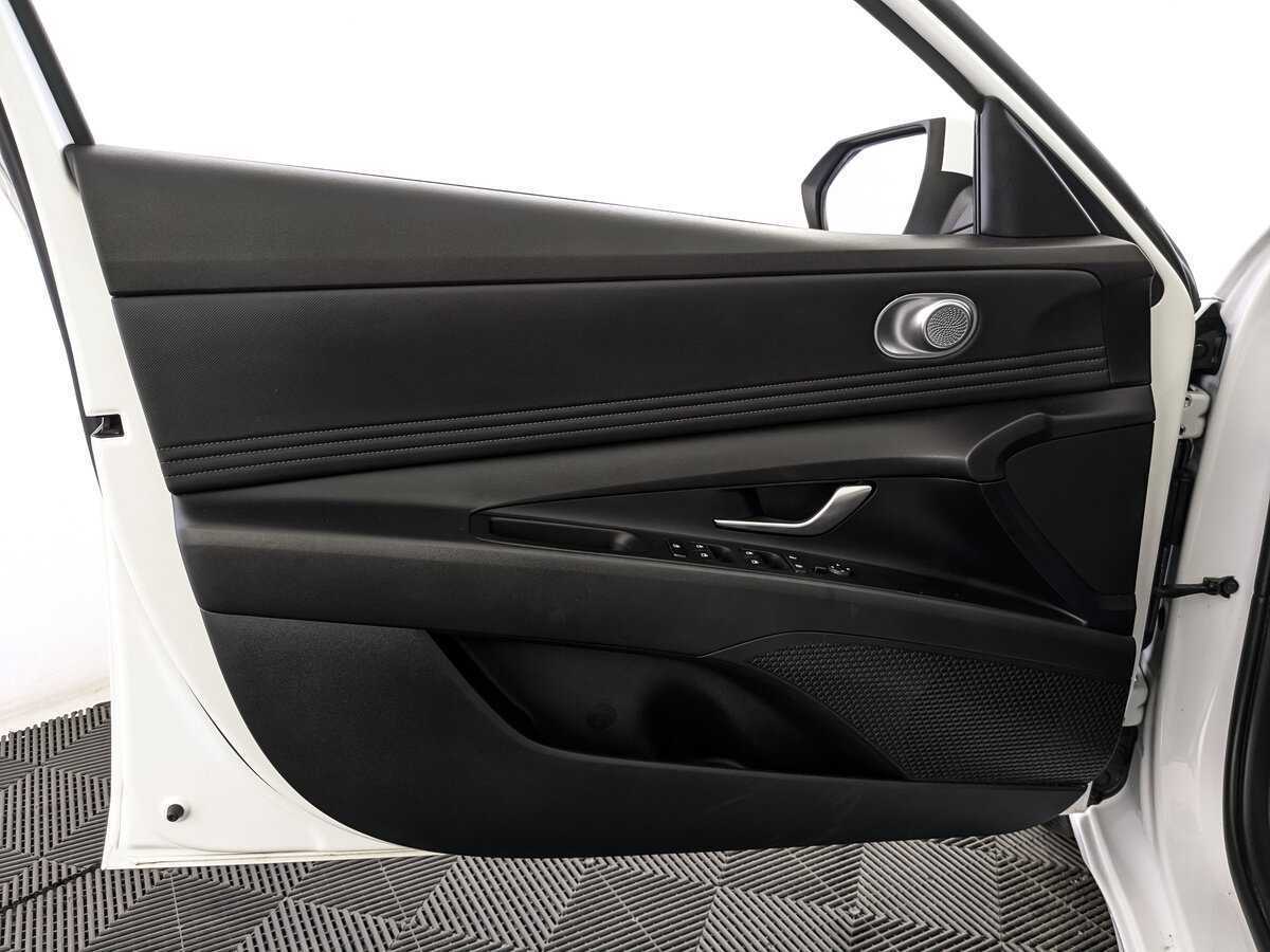 Купить Hyundai Elantra с пробегом. Фото: #14