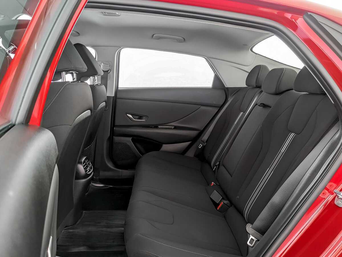 Купить Hyundai Elantra с пробегом. Фото: #9
