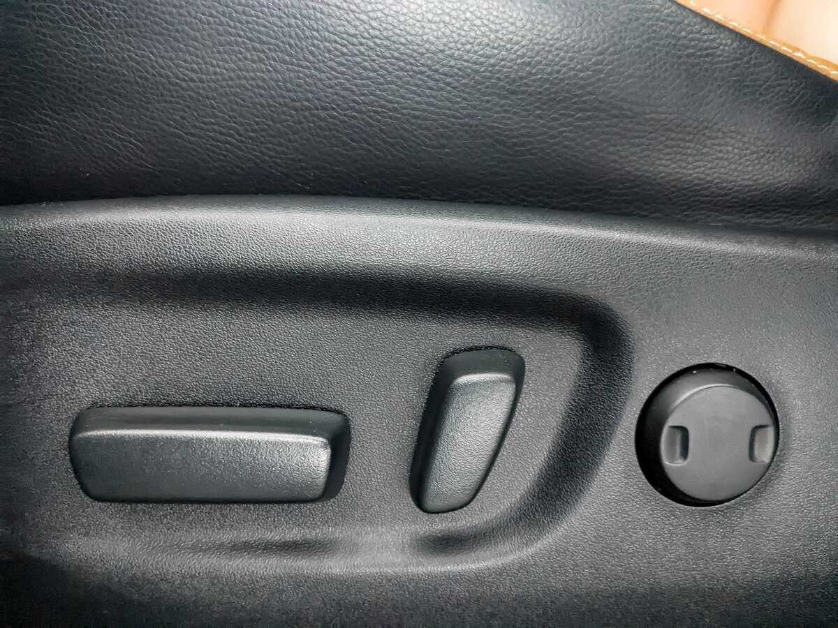 Купить Toyota RAV4 с пробегом. Фото: #23