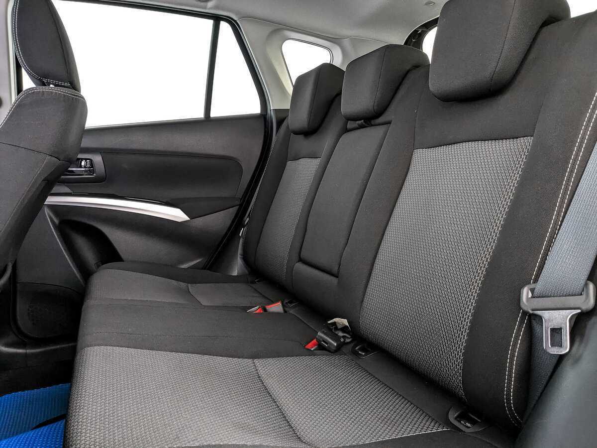 Продажа Б/У Сузуки С-Икс4. Фото: #13