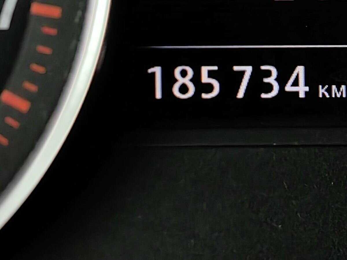 Купить Volkswagen Touareg с пробегом. Фото: #14