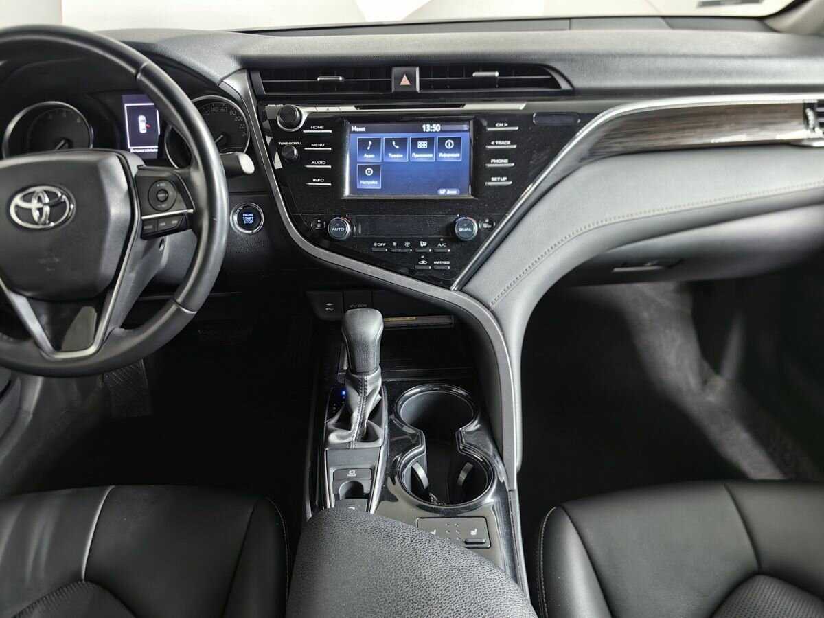 Купить Toyota Camry с пробегом. Фото: #10