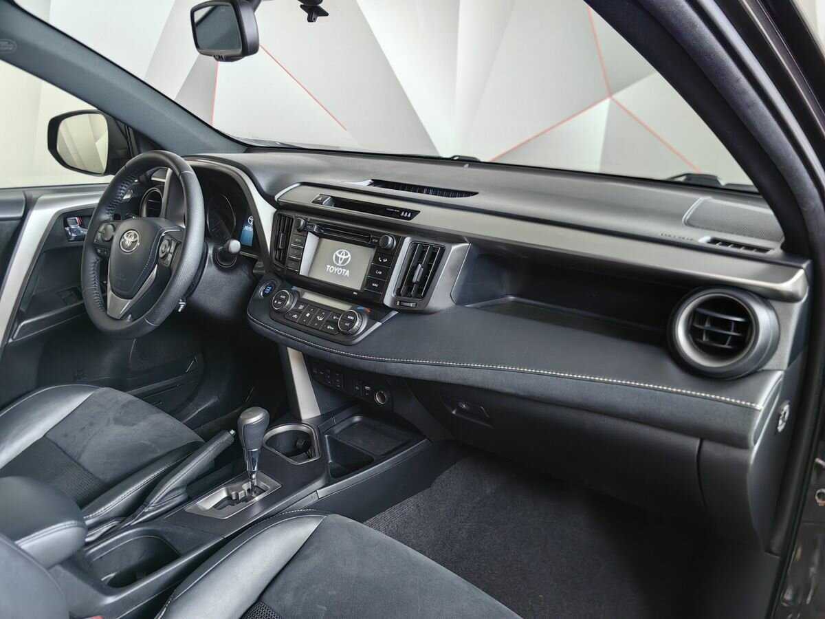 Купить Toyota RAV4 с пробегом. Фото: #8