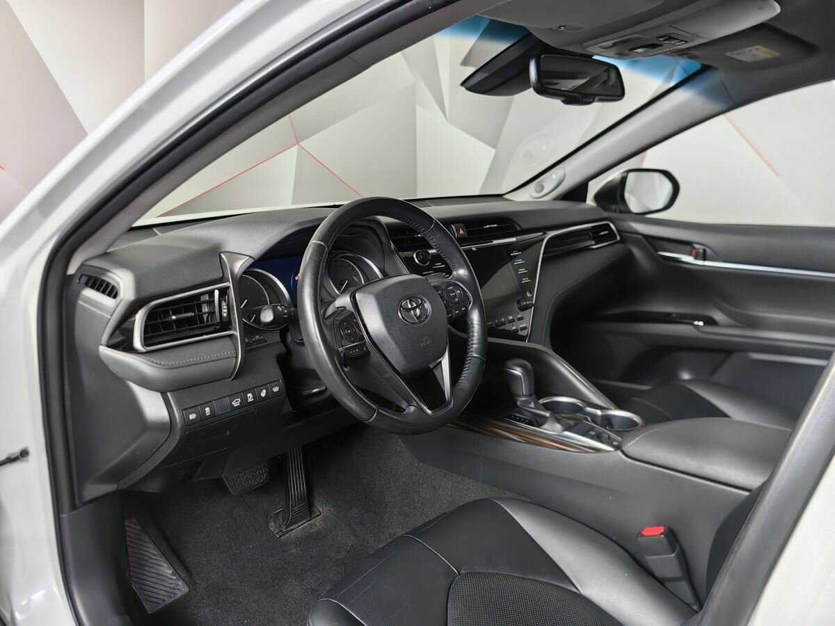 Купить Toyota Camry с пробегом. Фото: #13
