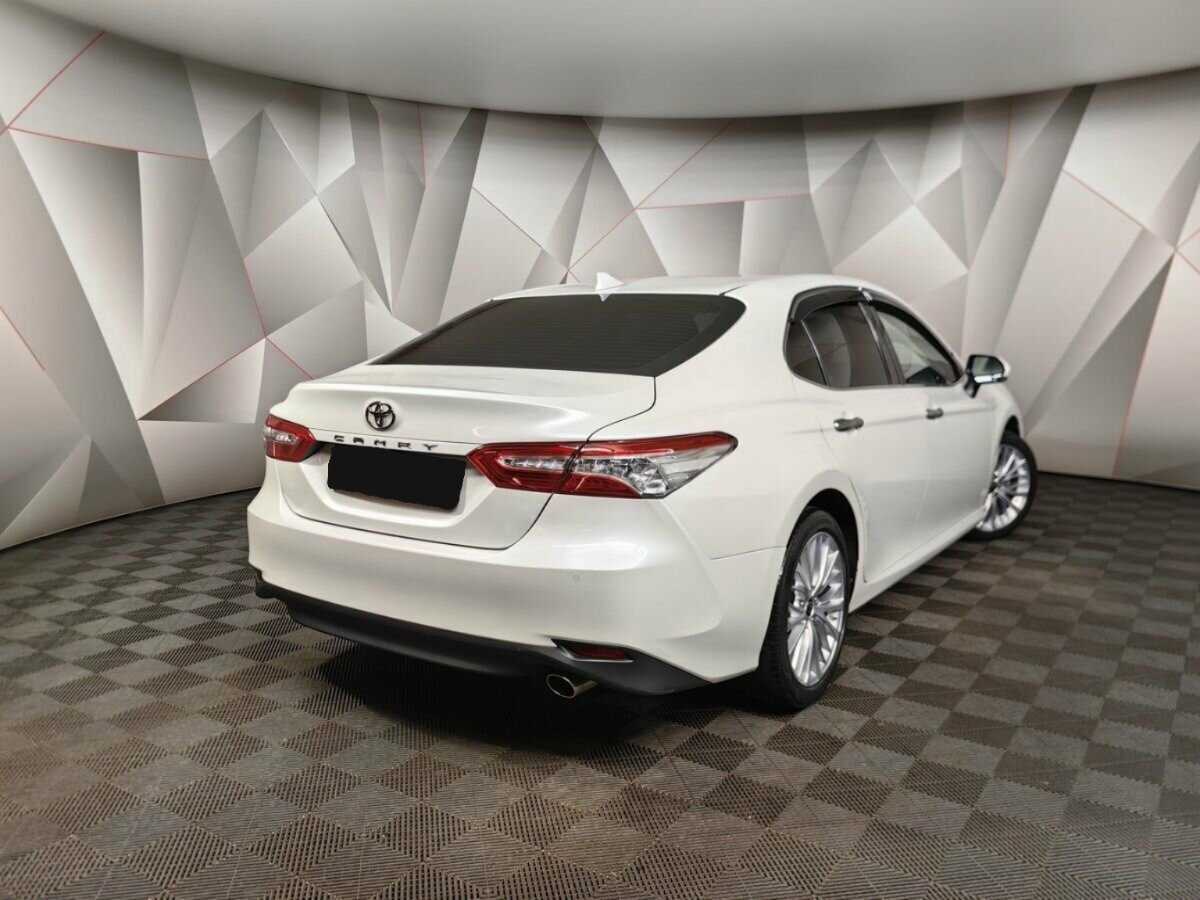 Купить Toyota Camry с пробегом. Фото: #1