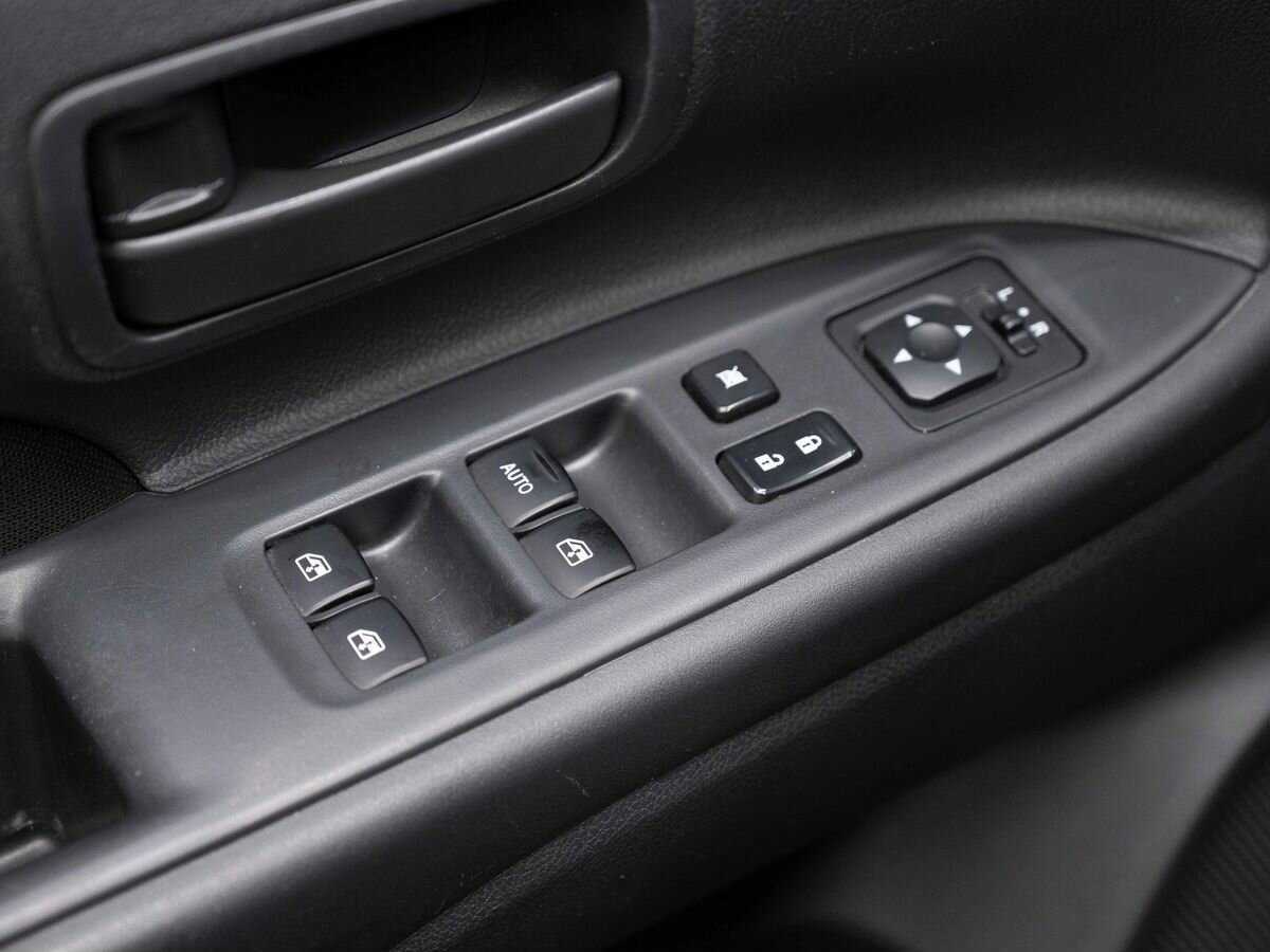 Купить Mitsubishi Outlander с пробегом. Фото: #19