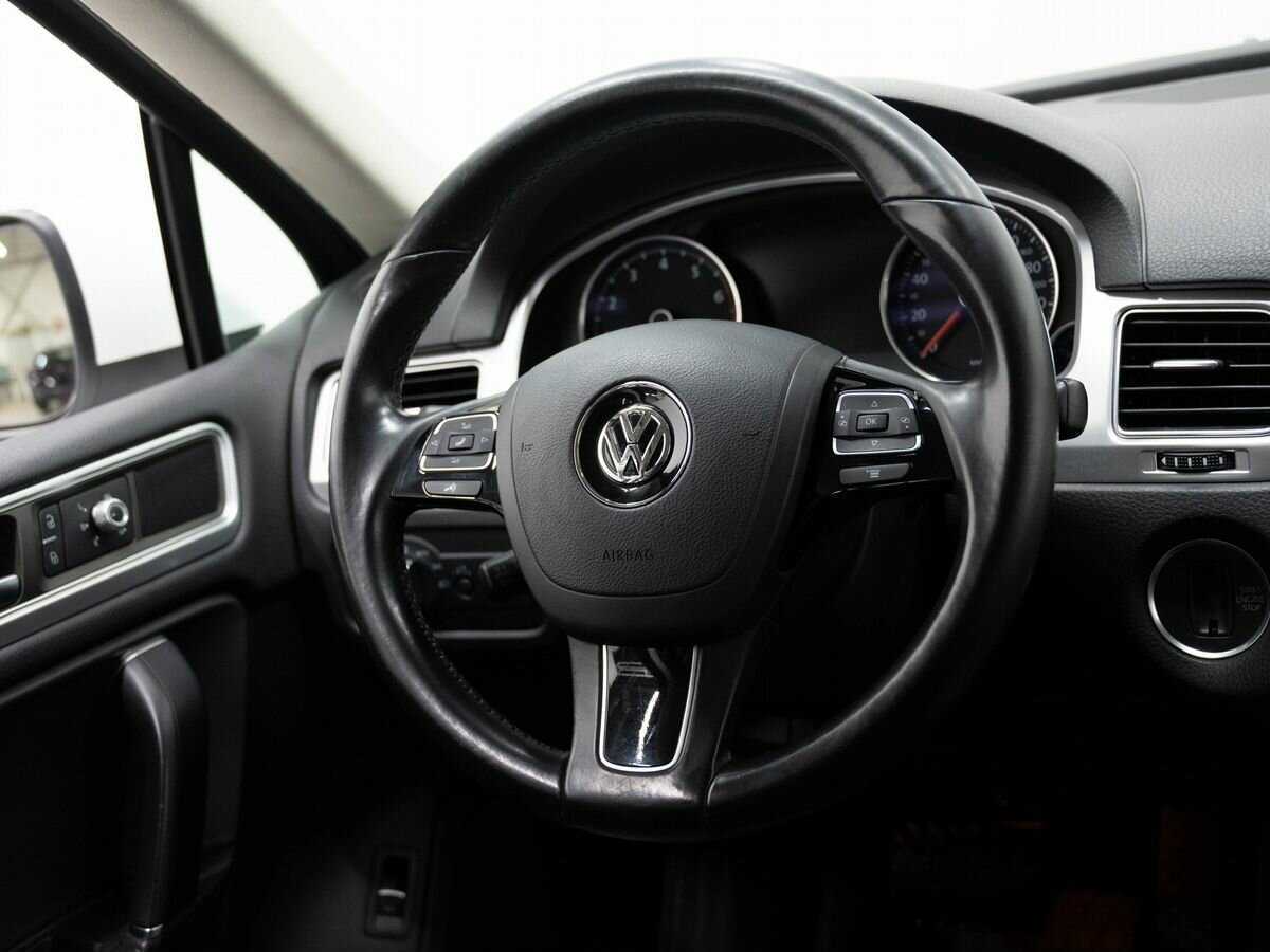 Купить Volkswagen Touareg с пробегом. Фото: #10