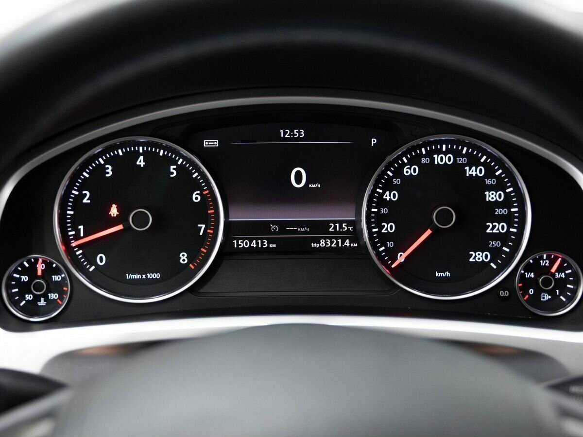 Купить Volkswagen Touareg с пробегом. Фото: #21