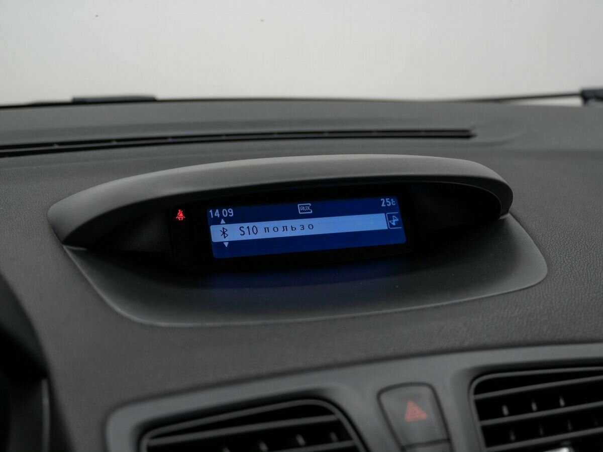 Купить Renault Fluence с пробегом. Фото: #18