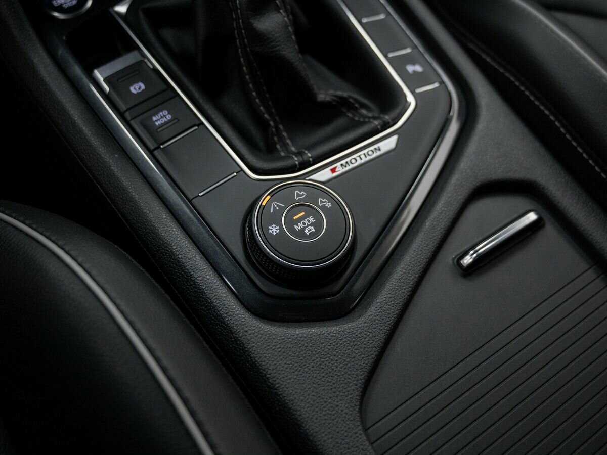 Купить Volkswagen Tiguan с пробегом. Фото: #19