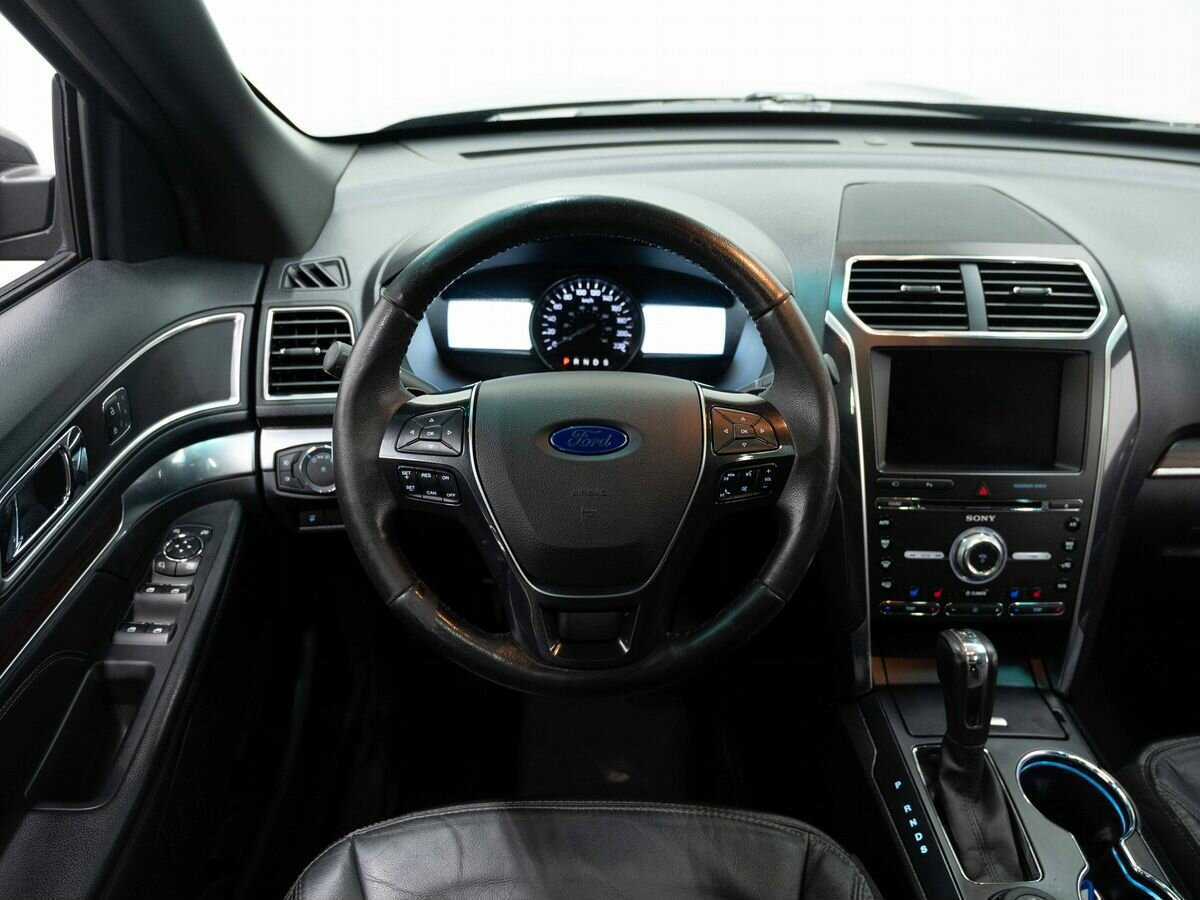 Купить Ford Explorer с пробегом. Фото: #14