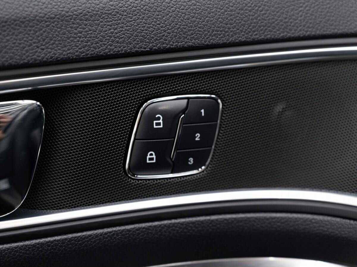 Купить Ford Explorer с пробегом. Фото: #22