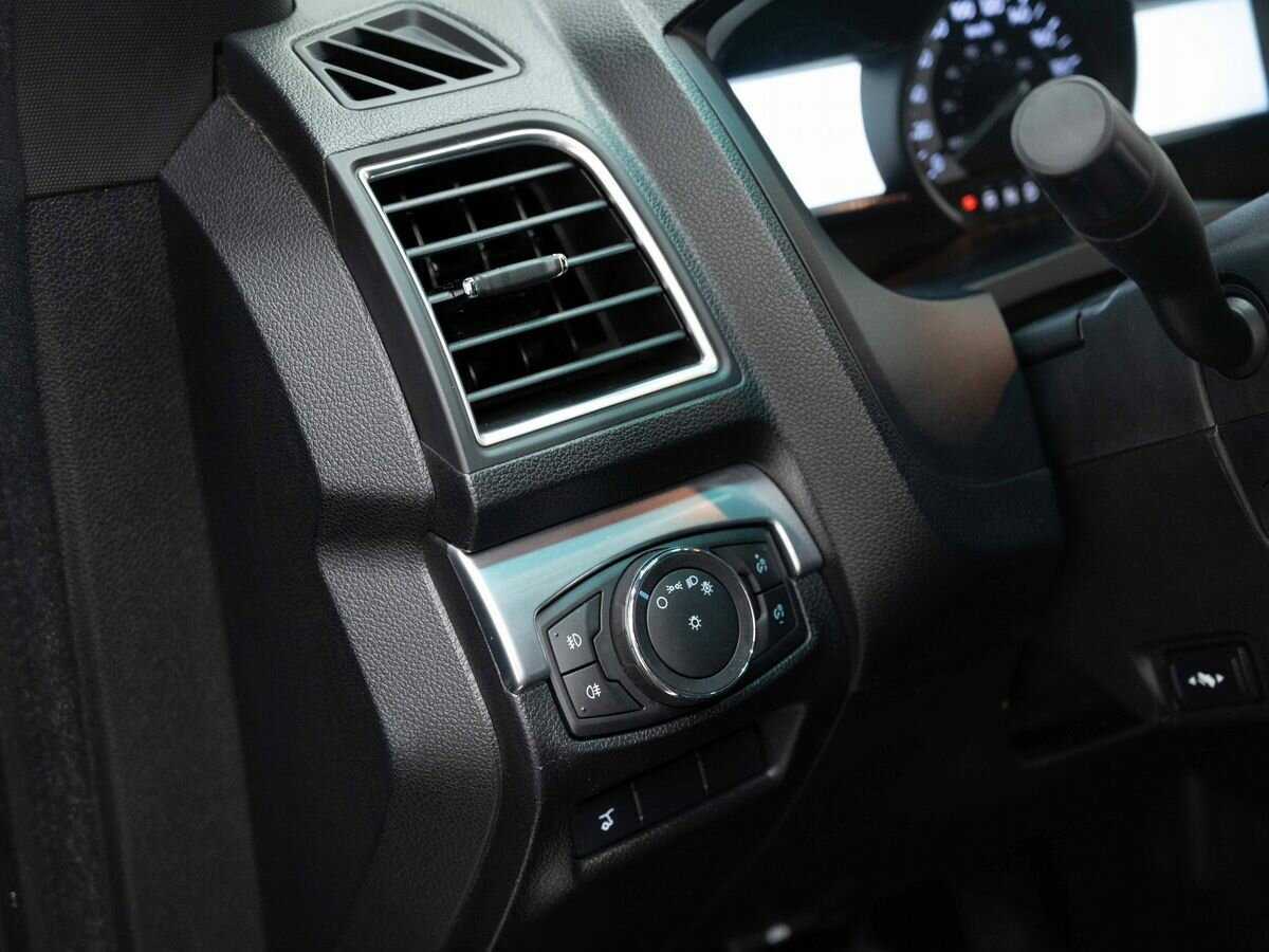 Купить Ford Explorer с пробегом. Фото: #25